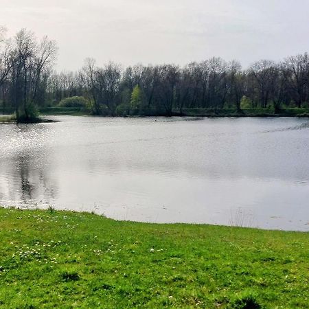 Studio Sur Les Rives D'Allier Moulins  Exterior foto
